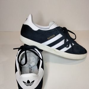 Adidas shoes size 7 us black